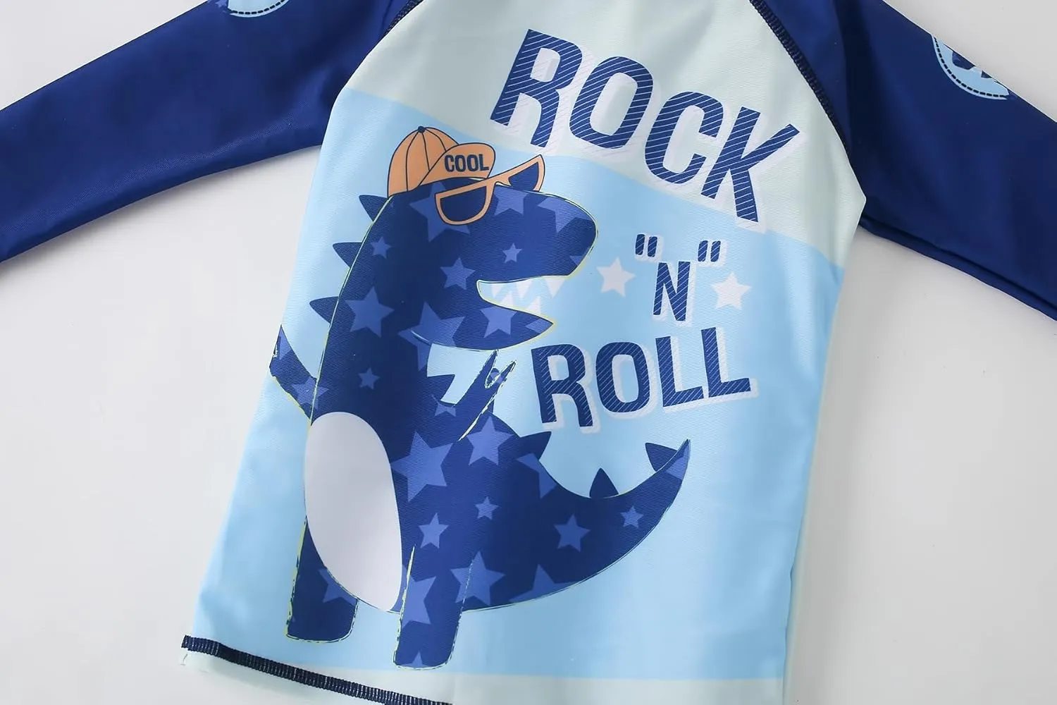 AIWUHE Toddler Boys Swimsuit Two Piece Rash Guard Shirt   Trunks Set Long Sleeve Swim Set Sunsuit Swimwear Bathing Suit 2-7Y